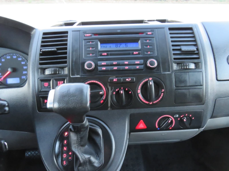 VW Transporter * * * DIESEL DSG 9-МЕСТЕН* * * , снимка 14 - Бусове и автобуси - 53109069
