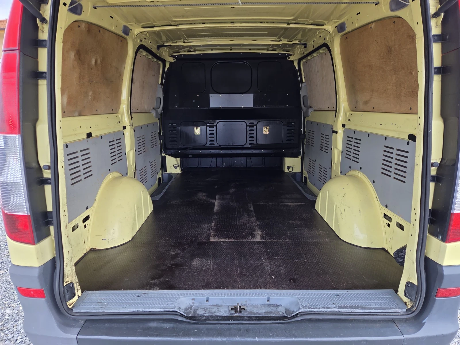 Mercedes-Benz Vito 115 cdi, снимка 11 - Бусове и автобуси - 54382172