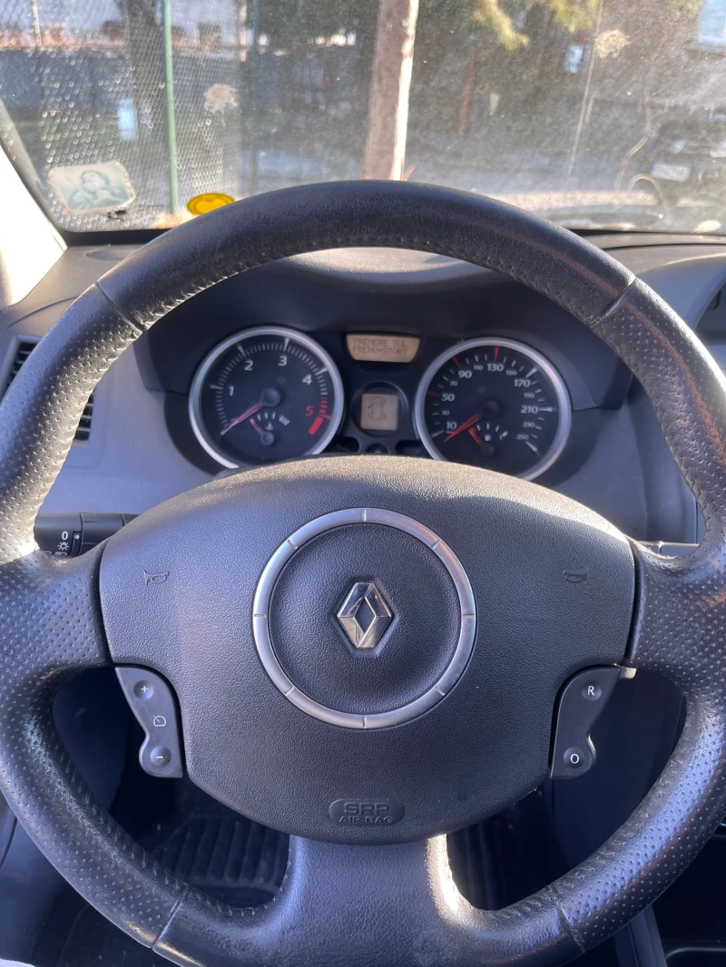 Renault Megane 1.5 dci, снимка 11 - Автомобили и джипове - 48138765