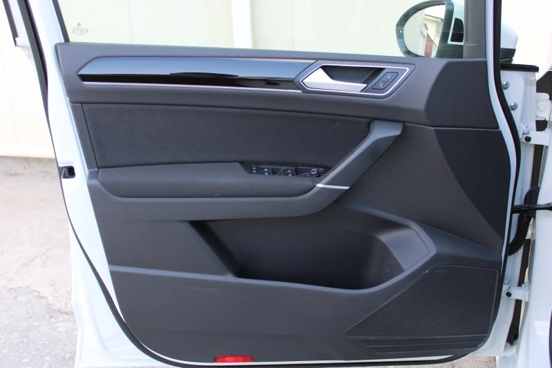 VW Touran, снимка 5 - Автомобили и джипове - 51908967