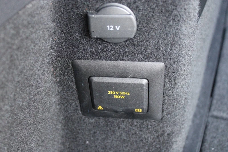 VW Touran, снимка 14 - Автомобили и джипове - 51908967