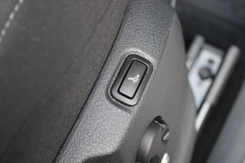 VW Touran, снимка 16 - Автомобили и джипове - 51908967