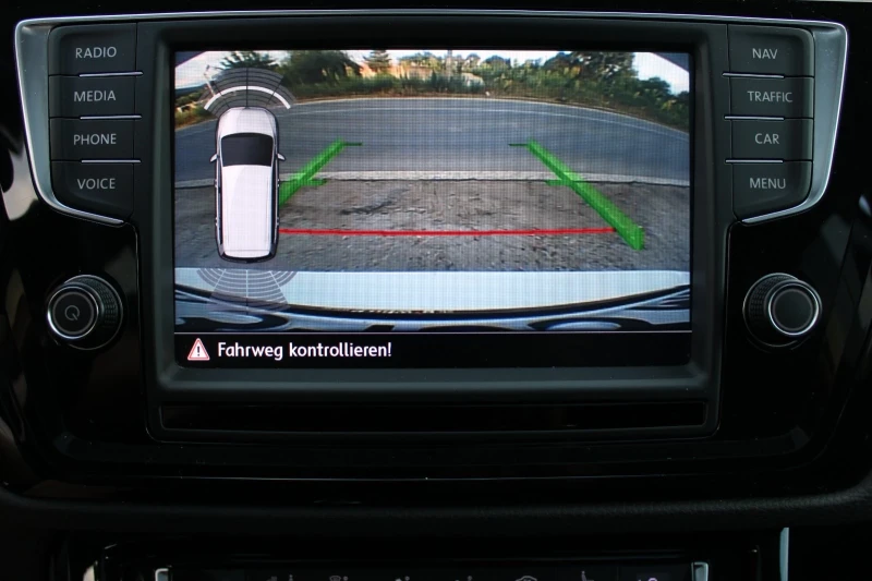 VW Touran, снимка 17 - Автомобили и джипове - 51908967