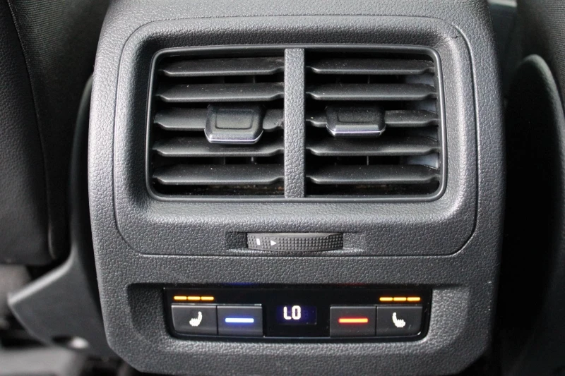 VW Touran, снимка 8 - Автомобили и джипове - 51908967