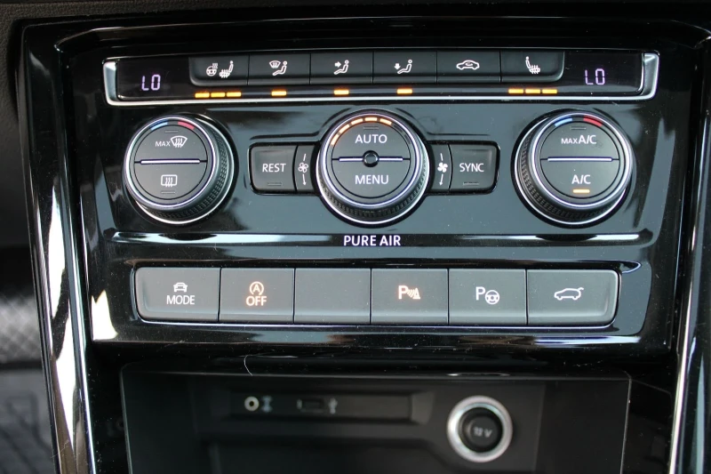 VW Touran, снимка 12 - Автомобили и джипове - 51908967