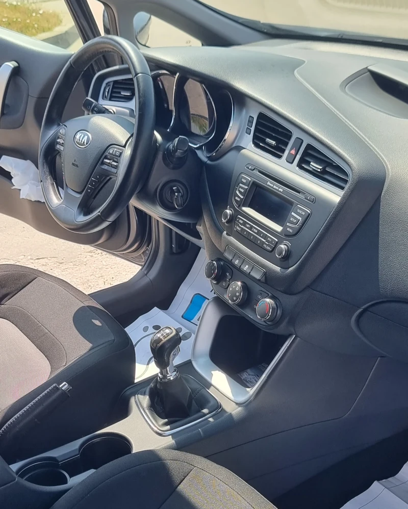 Kia Ceed 1.6i  Бензин, Щвейцария, снимка 14 - Автомобили и джипове - 50740105