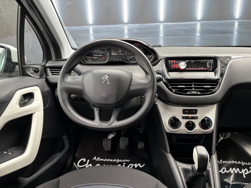 Peugeot 208 Неразличимо от Ново, снимка 11 - Автомобили и джипове - 50827954