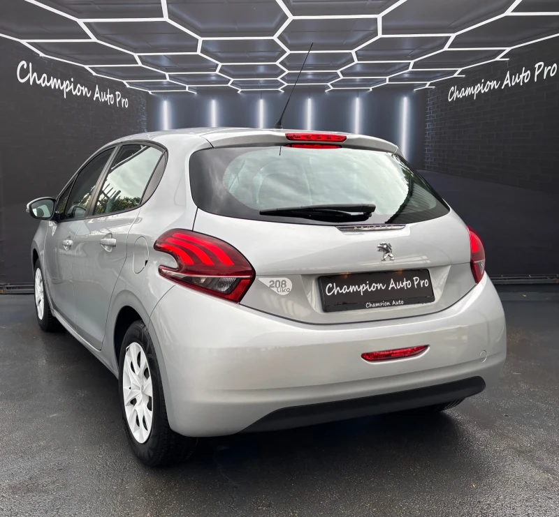 Peugeot 208 Неразличимо от Ново, снимка 4 - Автомобили и джипове - 50827954