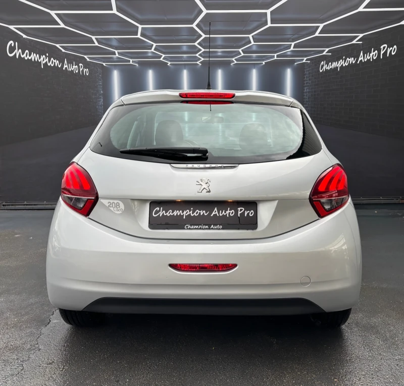 Peugeot 208 Неразличимо от Ново, снимка 5 - Автомобили и джипове - 50827954