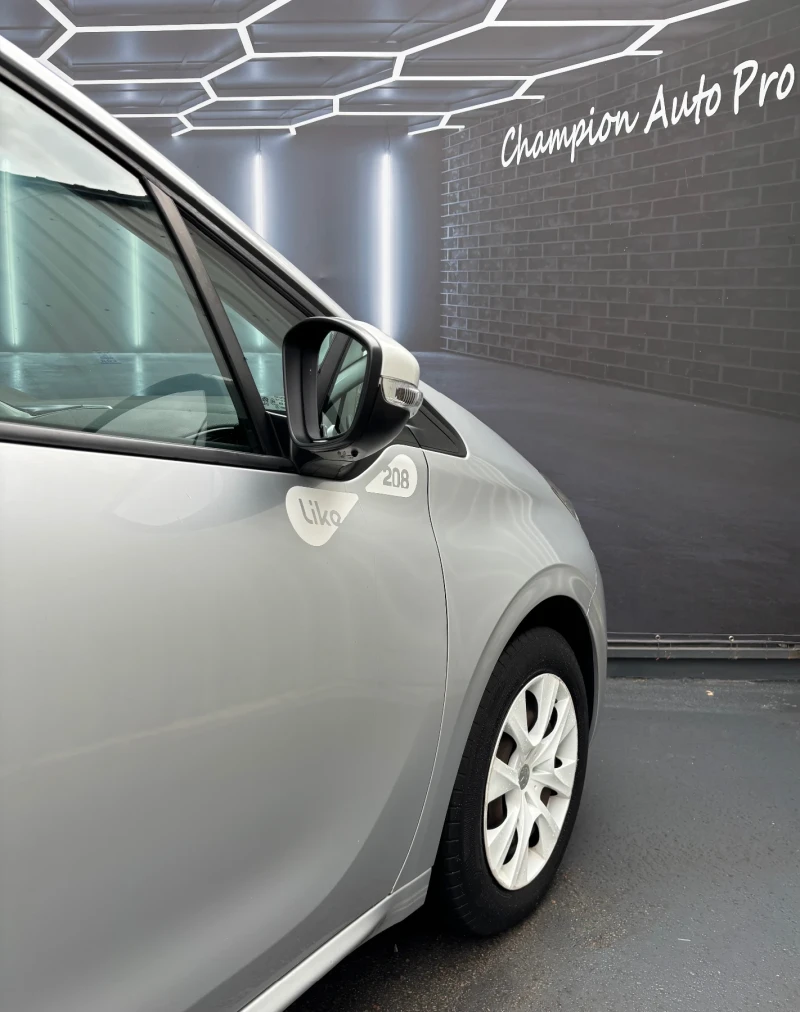 Peugeot 208 Неразличимо от Ново, снимка 7 - Автомобили и джипове - 50827954