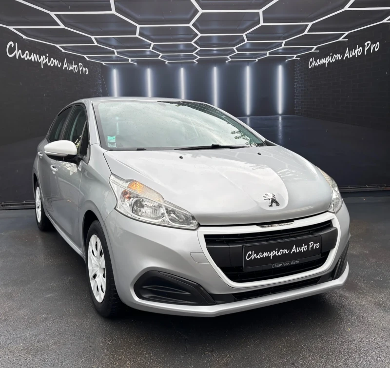 Peugeot 208 Неразличимо от Ново, снимка 3 - Автомобили и джипове - 50827954