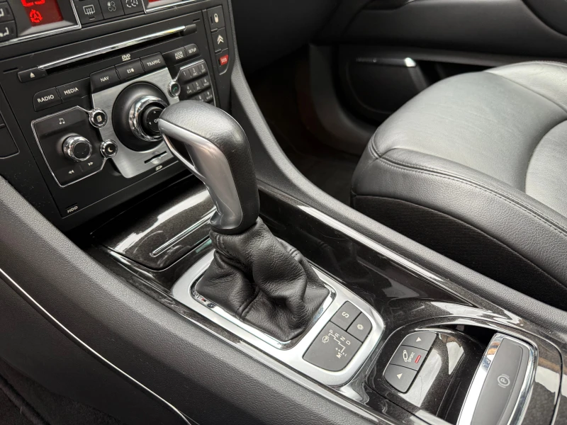 Citroen C5 3.0hdi V6 EXCLUSIVE ПОДГРЕВ МАСАЖ КОЖА NAVI XENON , снимка 16 - Автомобили и джипове - 51864780
