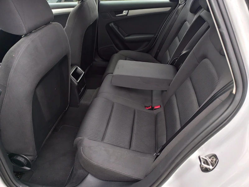 Audi A4 2.0 TDI, снимка 13 - Автомобили и джипове - 52346656
