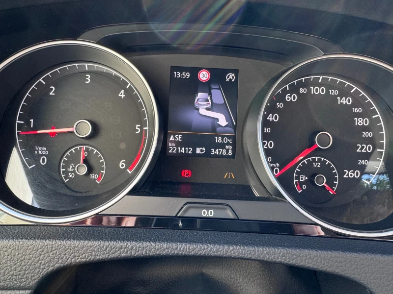 VW Golf 2.0 TDI Highline Open Sky (Стъклен таван), снимка 10 - Автомобили и джипове - 52419188