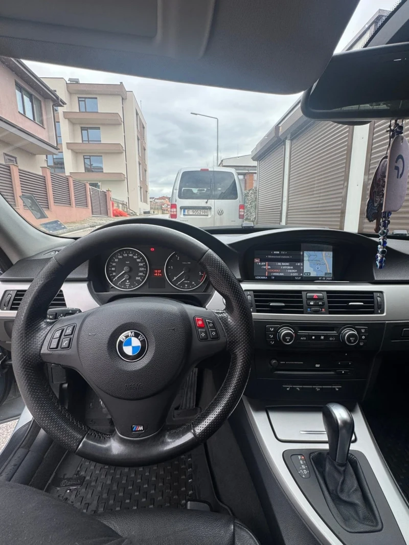 BMW 330, снимка 11 - Автомобили и джипове - 53393762