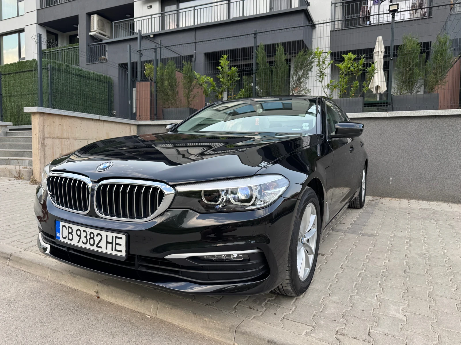 BMW 530E plug-in hybrid, снимка 1
