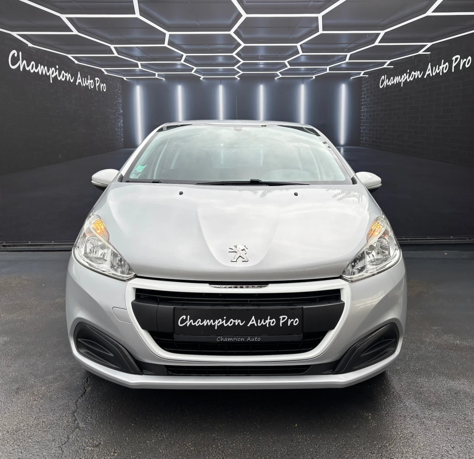 Peugeot 208 Неразличимо от Ново, снимка 1