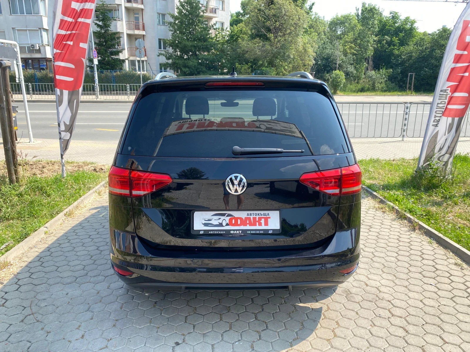 VW Touran 1.6TDi/7 МЕСТЕН ! ! !  - изображение 5