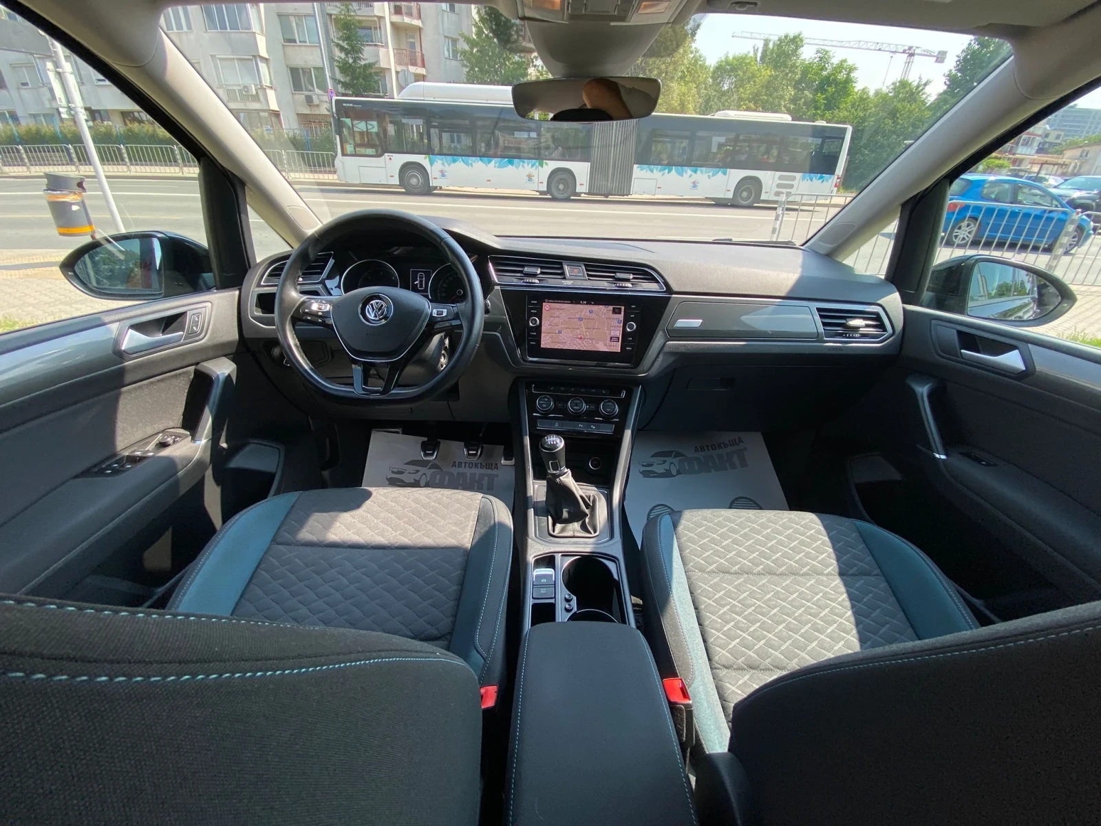 VW Touran 1.6TDi/7 МЕСТЕН ! ! !  - изображение 9