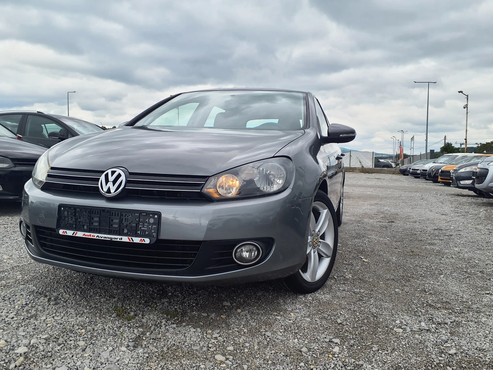 VW Golf 1.6 I NEW-LINE-102 к.с - изображение 2