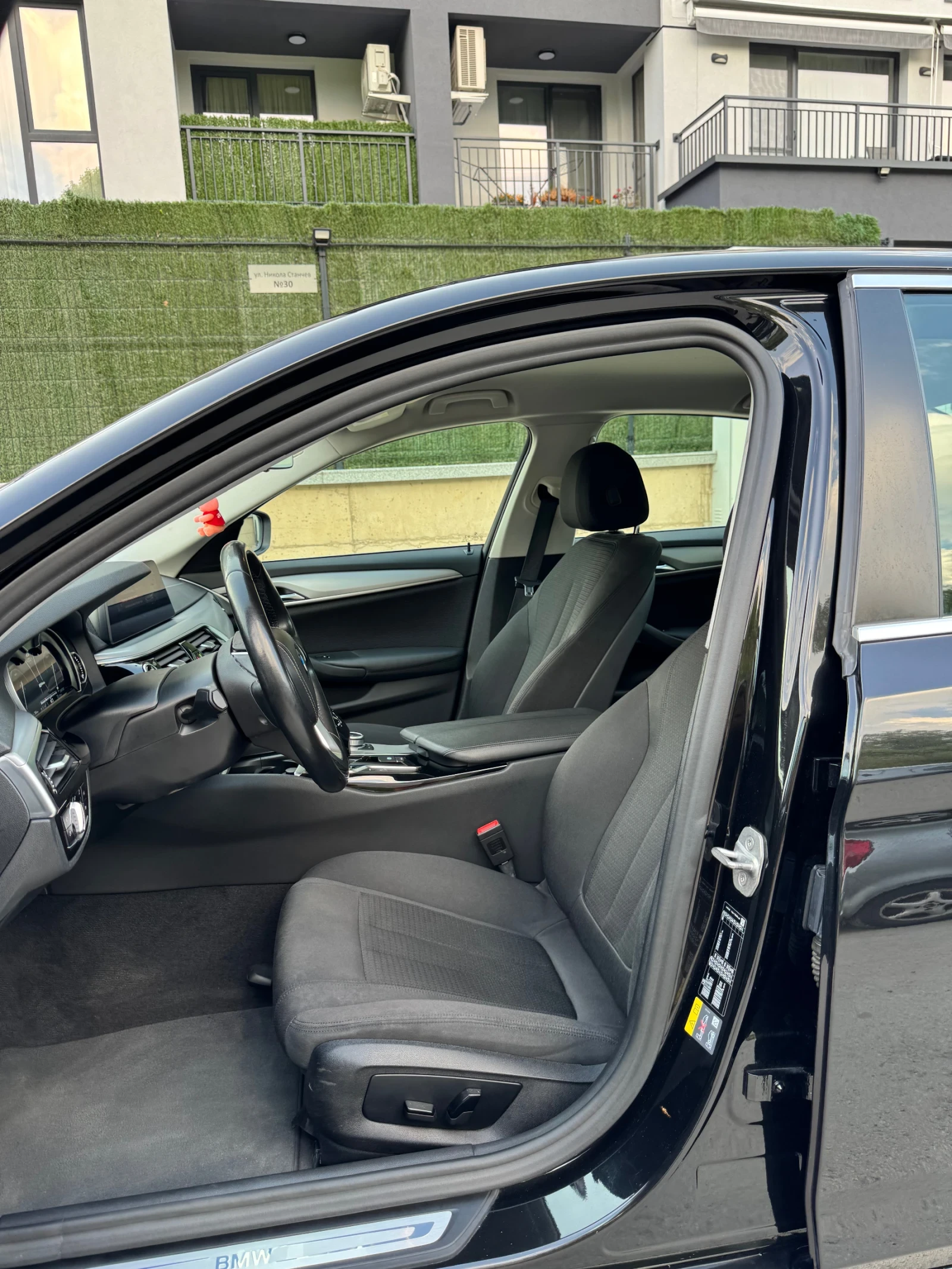 BMW 530E plug-in hybrid | Mobile.bg � ����������� 14