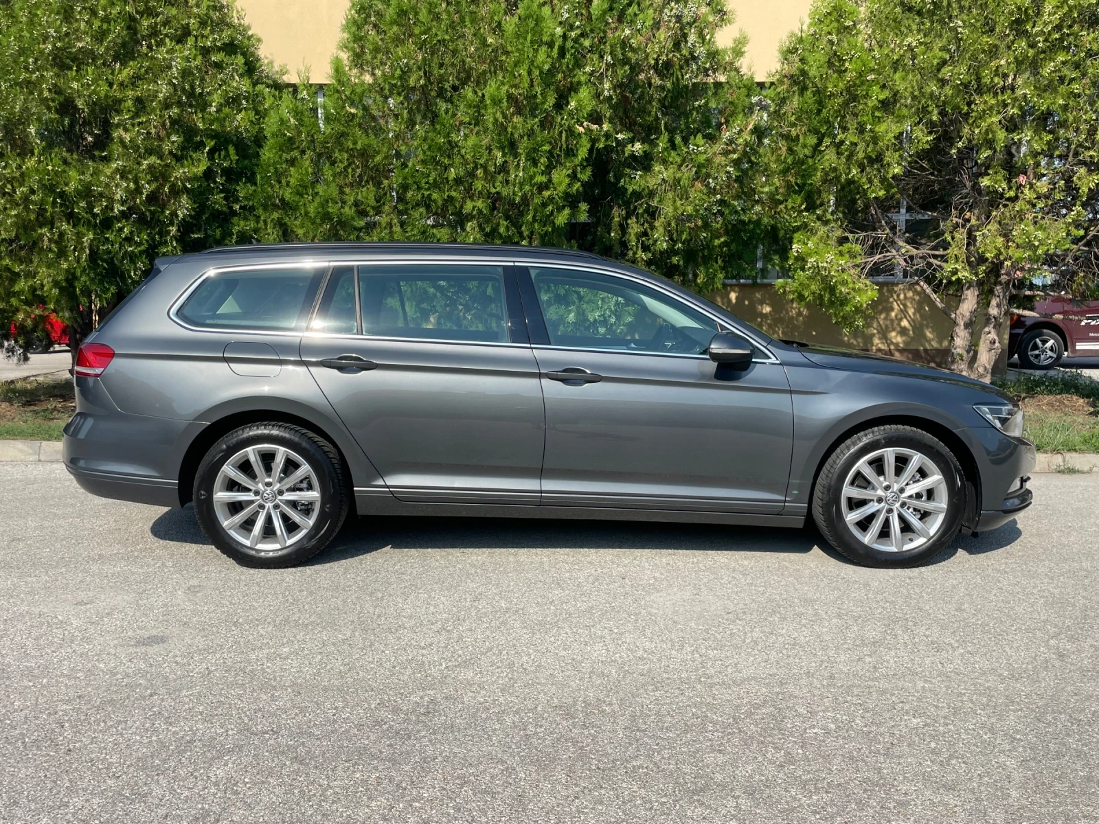 VW Passat 2.0TDi 150 к.с. COMFORT EURO 6b ИТАЛИЯ - изображение 7