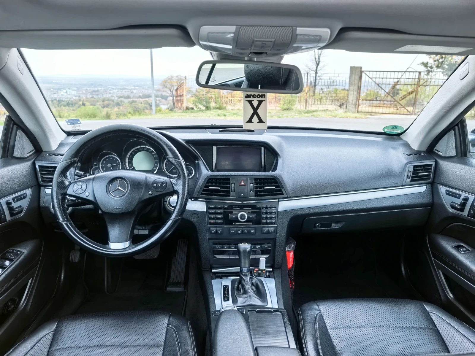 Mercedes-Benz E 500 5.5 V8 * 388 к.с - изображение 9