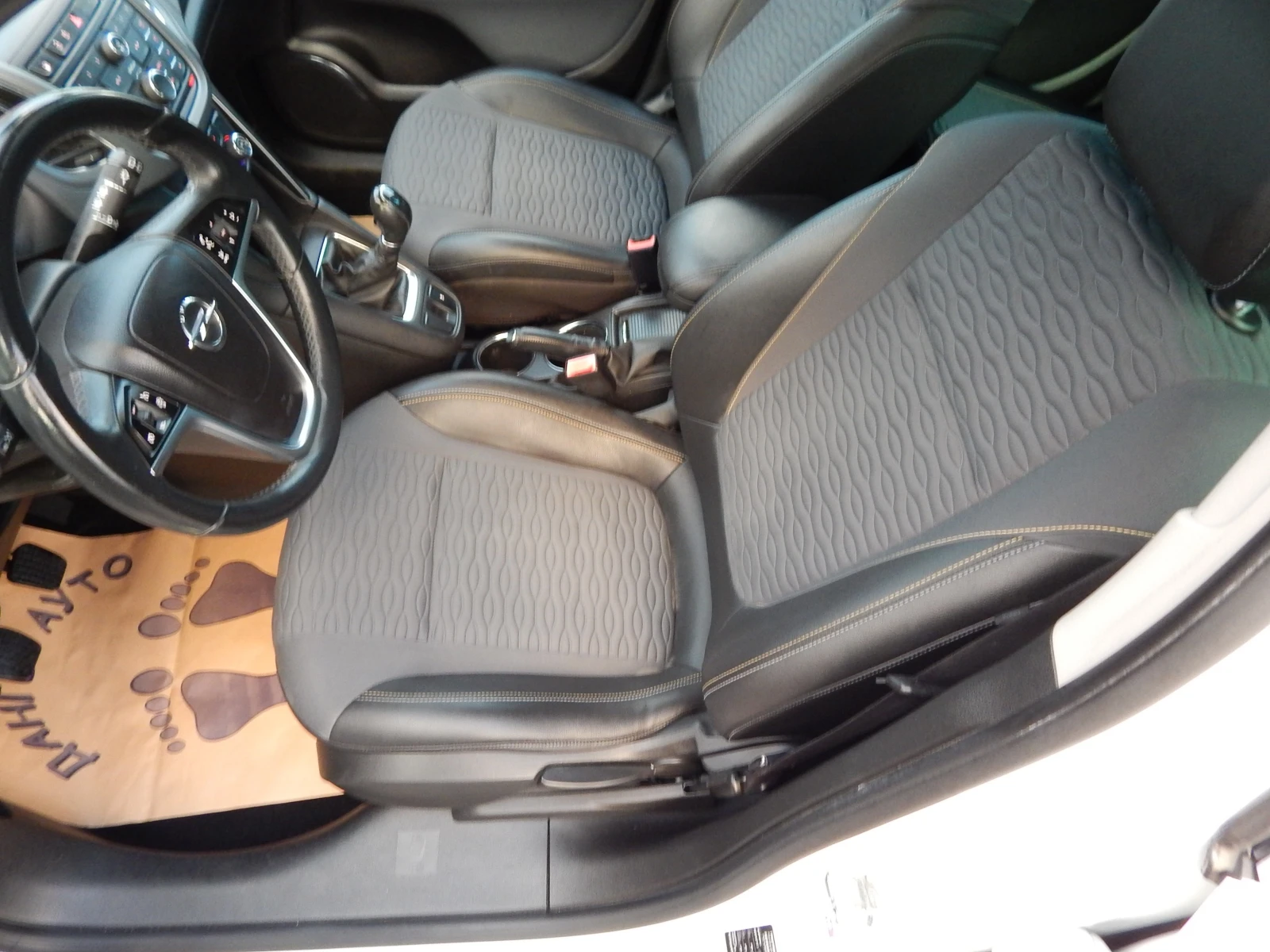 Opel Zafira 1.6T* COSMO* СЕРВИЗНИ ДОКУМЕНТИ*  - изображение 10