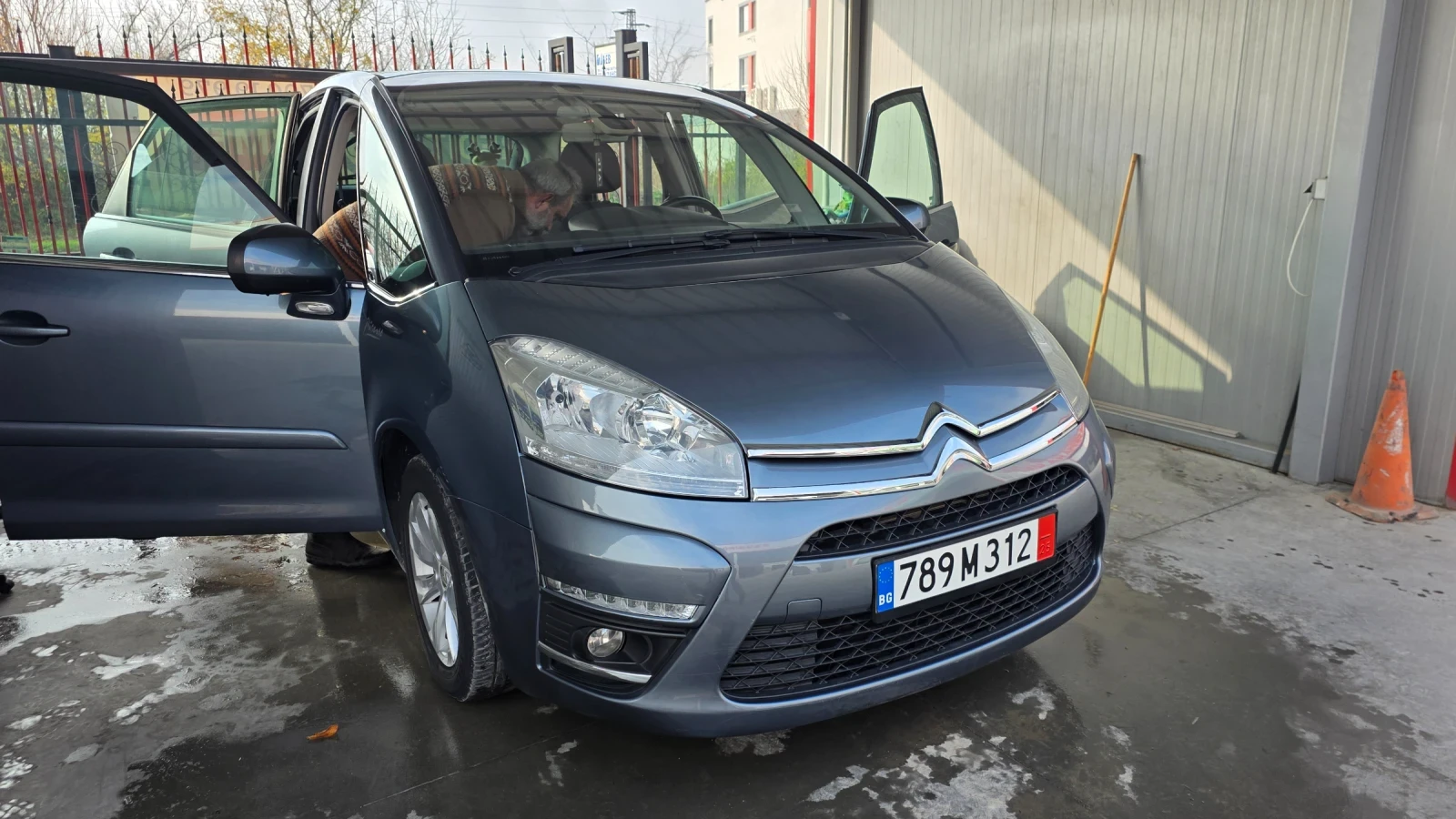 Citroen C4 Picasso 1.6 HDI - изображение 3