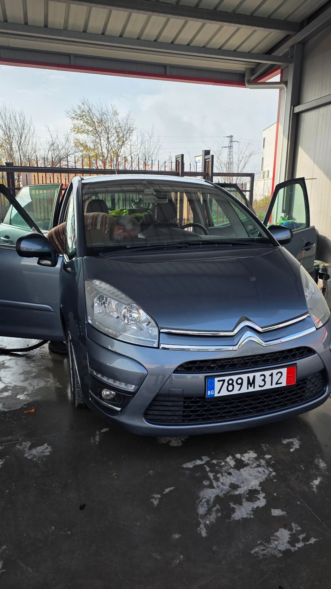 Citroen C4 Picasso 1.6 HDI - изображение 4
