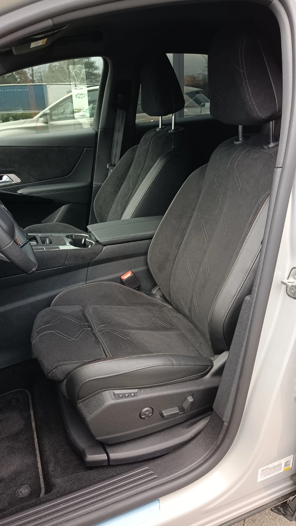 DS DS 7 DS 7 PALLAS PLUG-IN HYBRID 300 hp AWD EAT8 EURO 6 | Mobile.bg   13