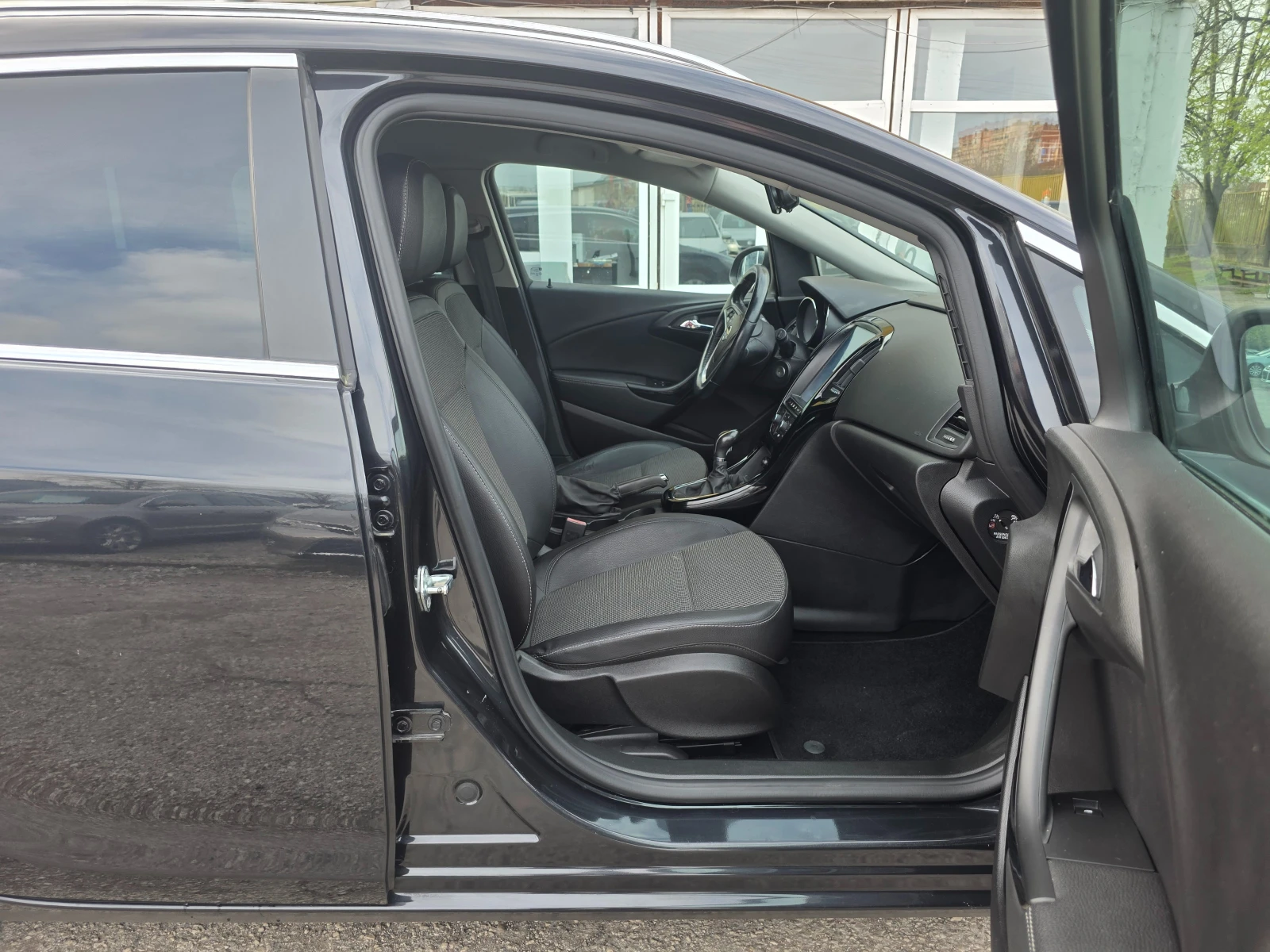 Opel Astra 1.6CDTI NAVI ITALY, снимка 14 - Автомобили и джипове - 54181207