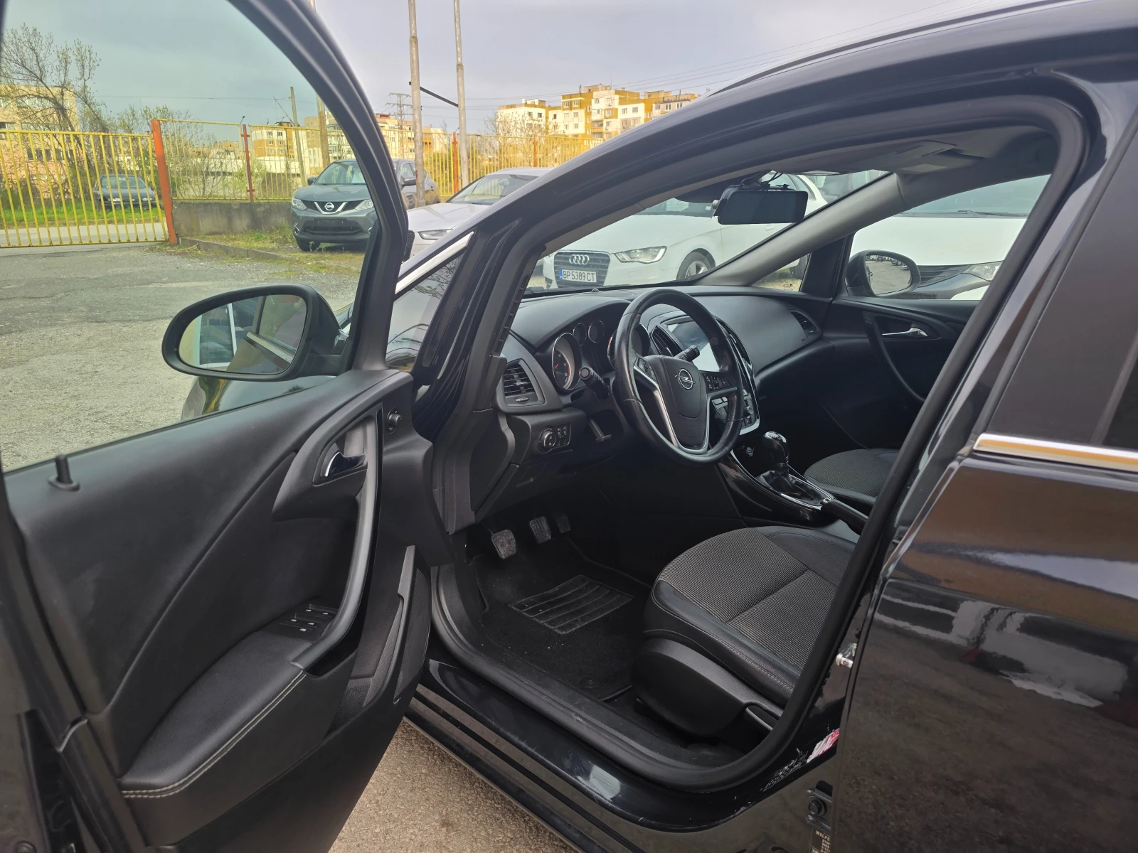 Opel Astra 1.6CDTI NAVI ITALY, снимка 9 - Автомобили и джипове - 54181207