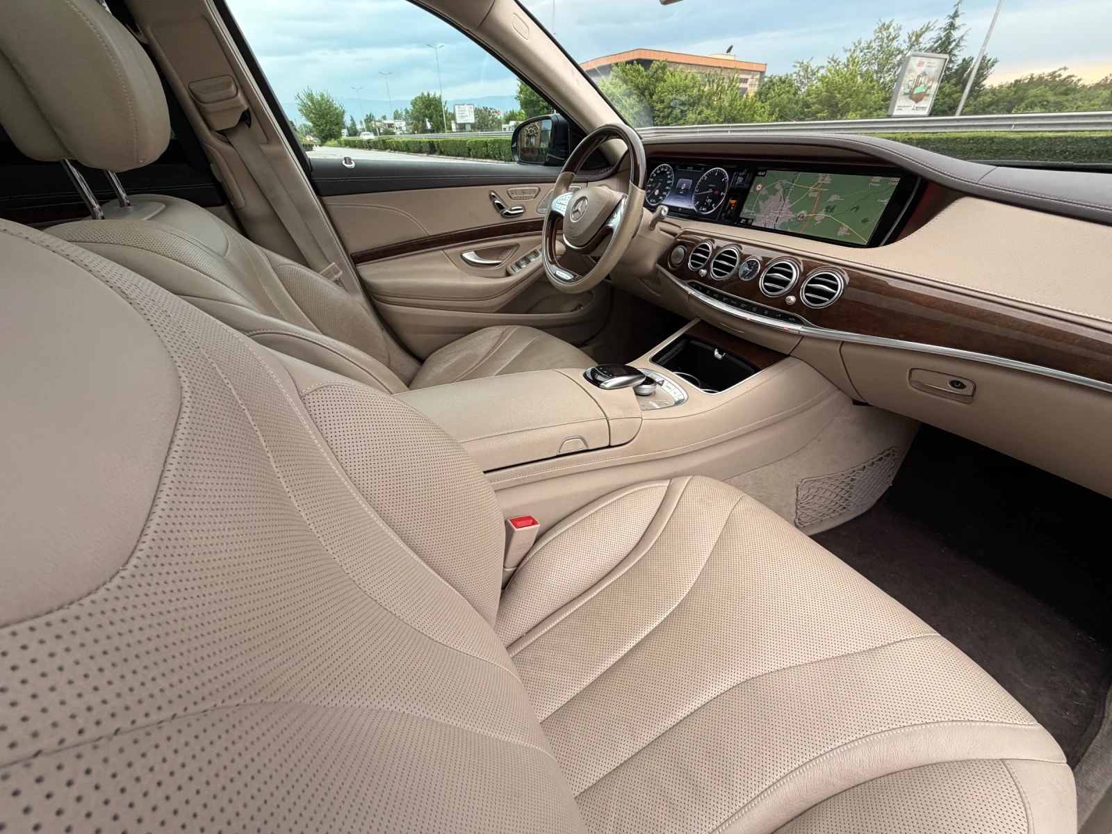 Mercedes-Benz S 350 4 MATIC / LONG / PANORAMA / HEADUP / FULL, снимка 10 - Автомобили и джипове - 54459201