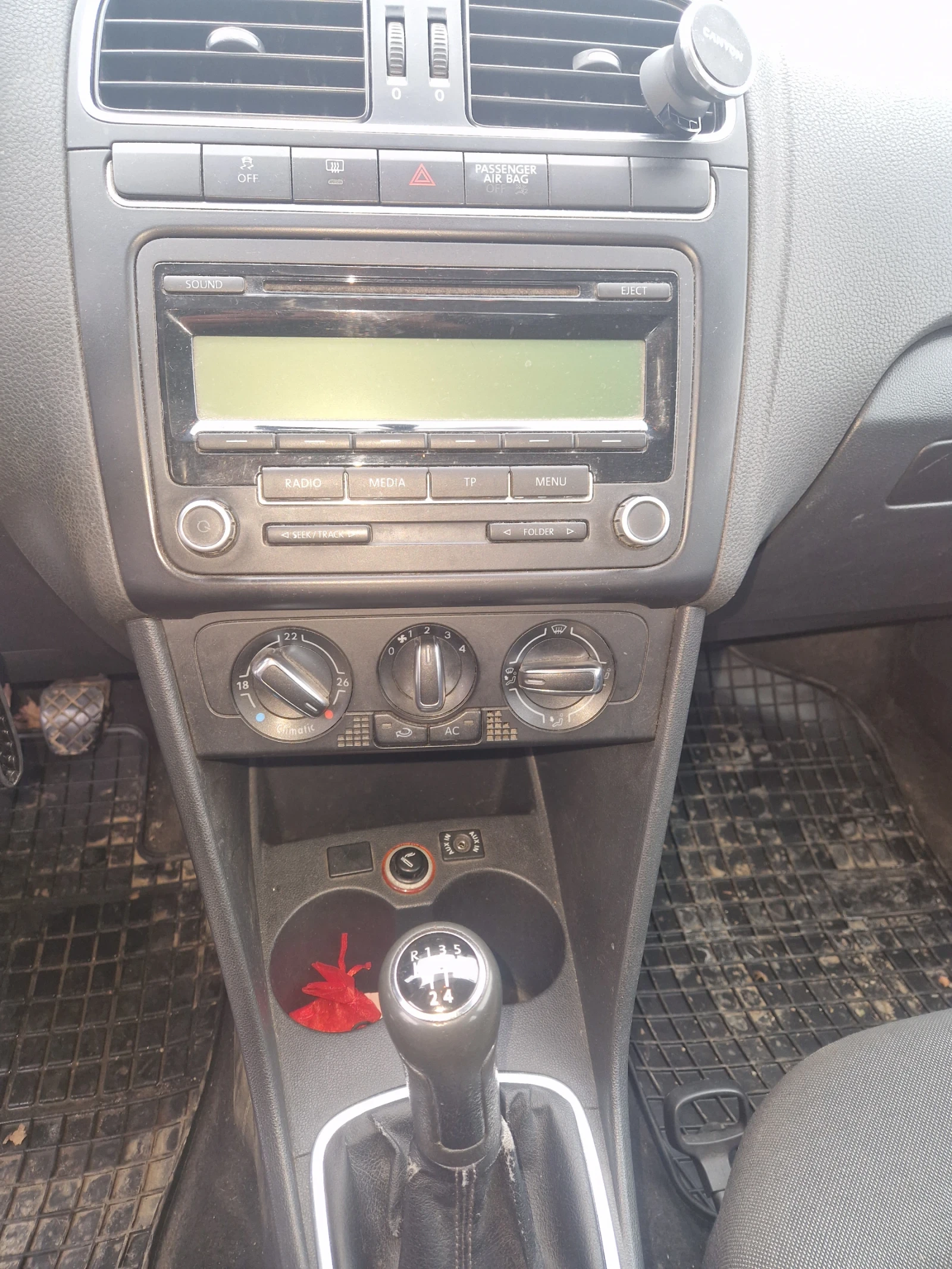 VW Polo 1.2, снимка 12 - Автомобили и джипове - 54683356