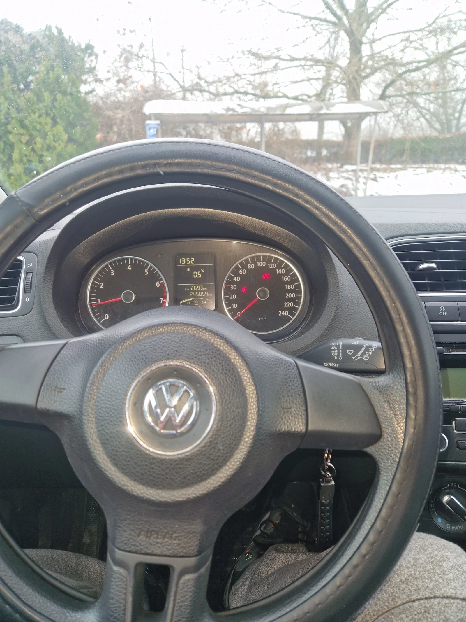 VW Polo 1.2, снимка 8 - Автомобили и джипове - 54683356