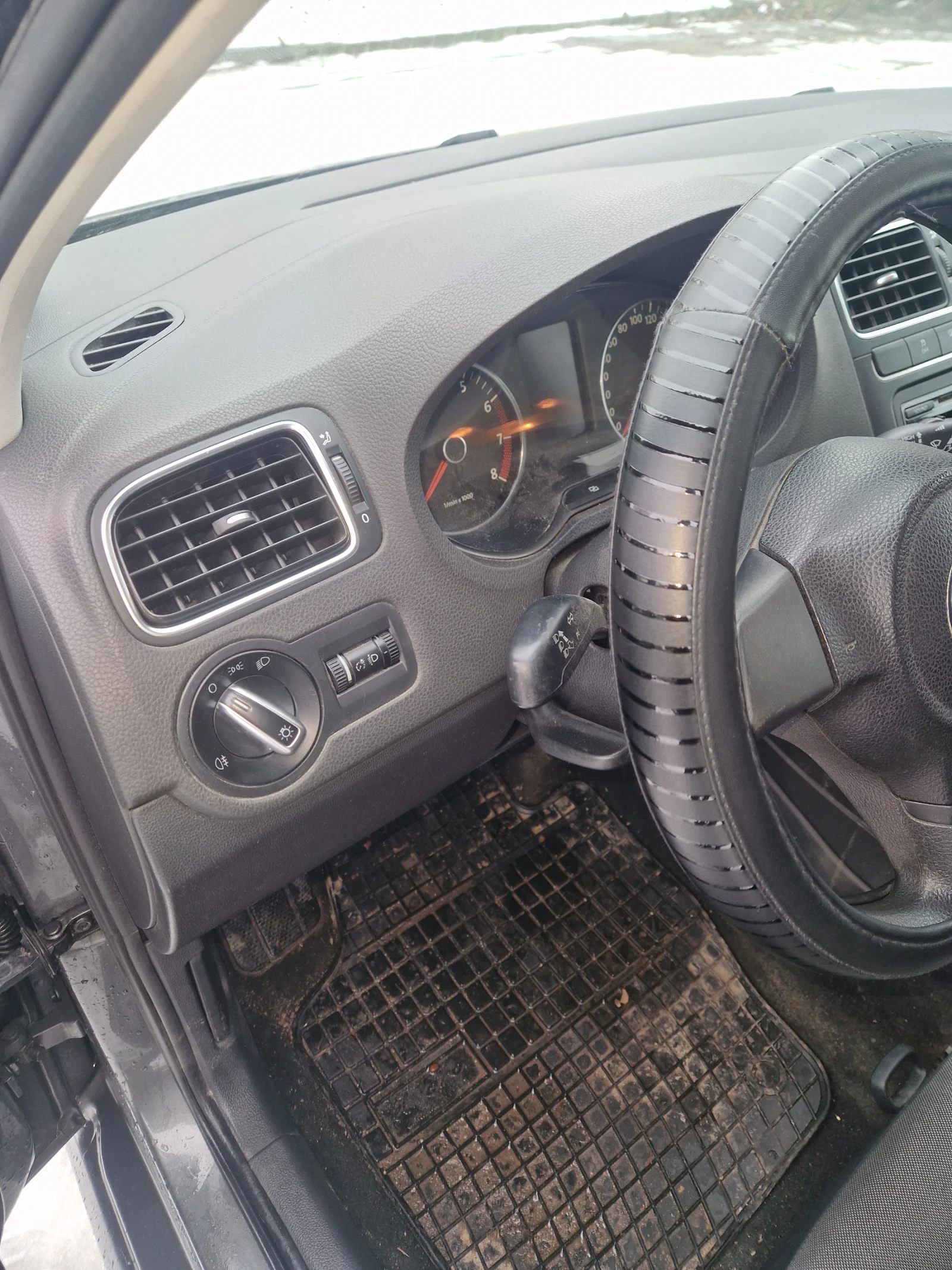 VW Polo 1.2, снимка 10 - Автомобили и джипове - 54683356