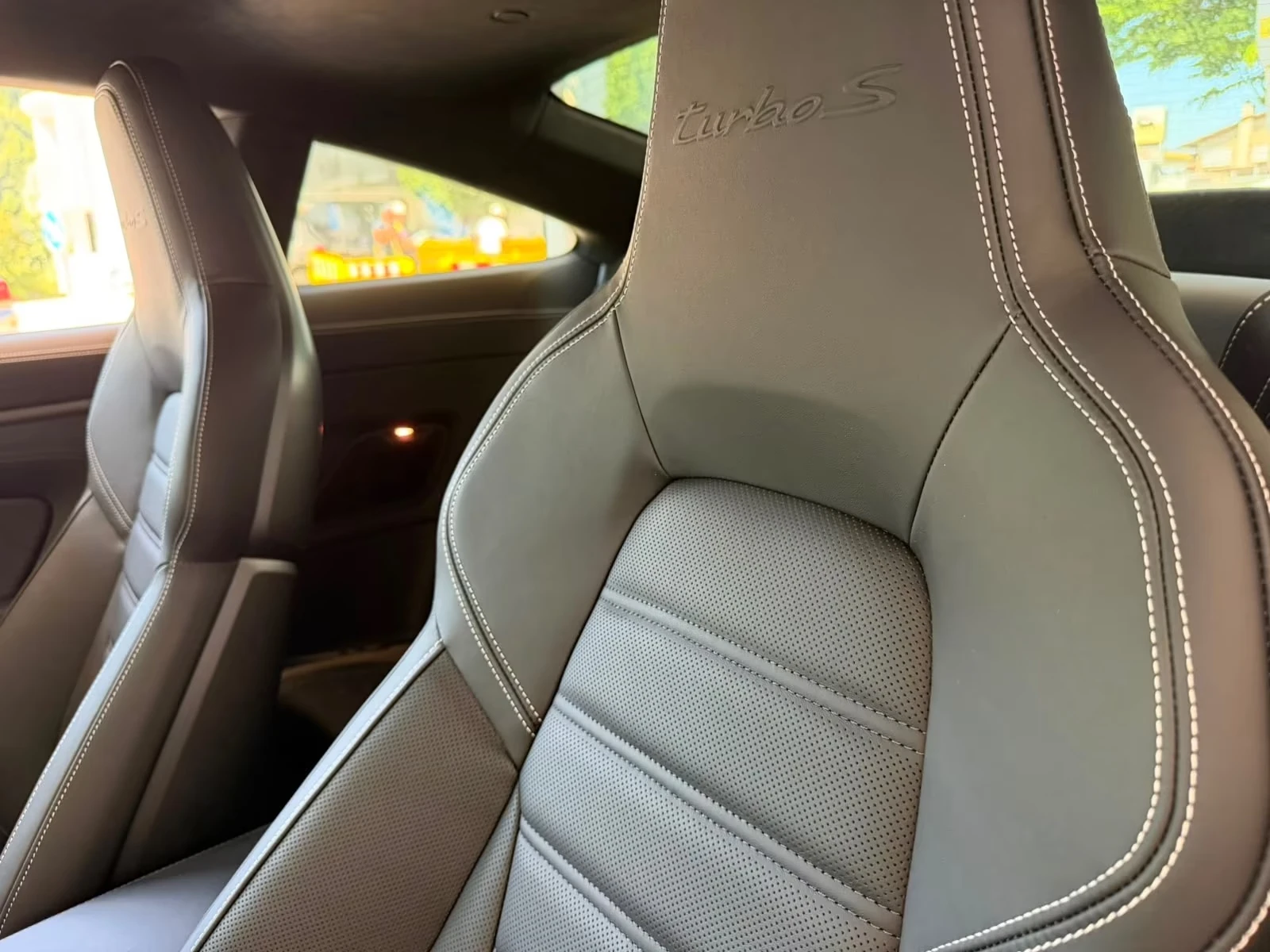 Porsche 911 992 / TURBO S / CERAMIC / LIFT/ BURM/ MATRIX/ 360/, снимка 12 - Автомобили и джипове - 55313079