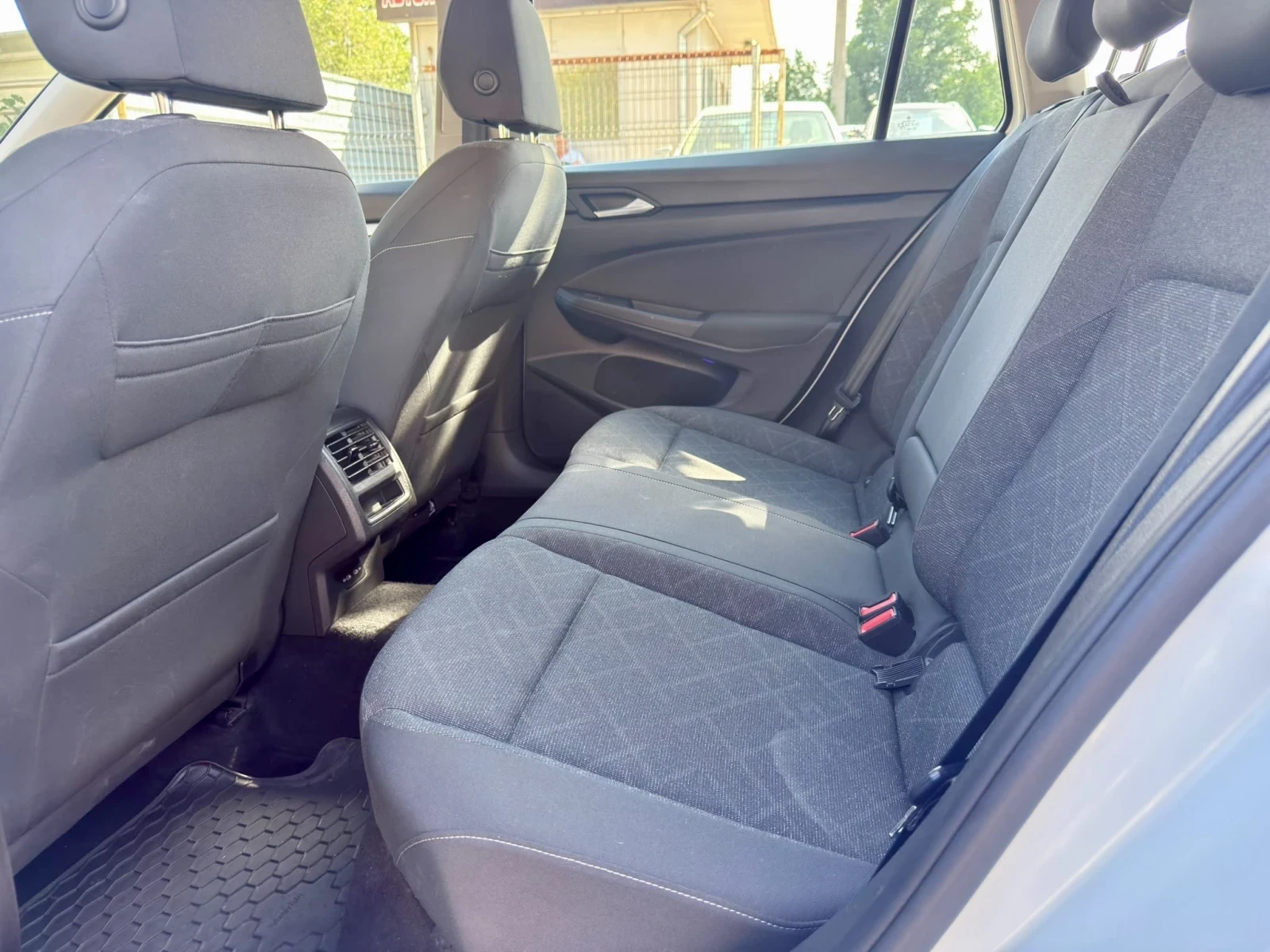 VW Golf 8 Серия, Дигитално табло, Автоматик, снимка 13 - Автомобили и джипове - 55454595