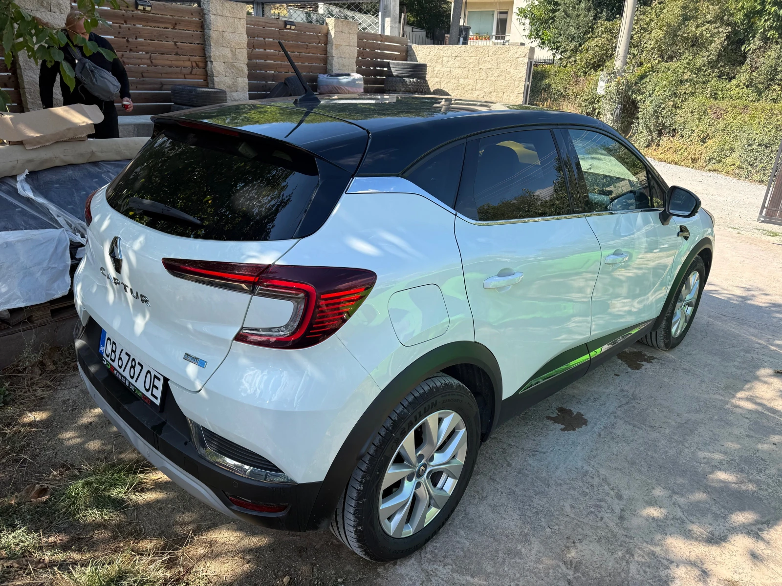 Renault Captur Plugin hybrid * СЕРВИЗЕН* ФУЛ ЕКСТРИ* , снимка 3 - Автомобили и джипове - 56273113
