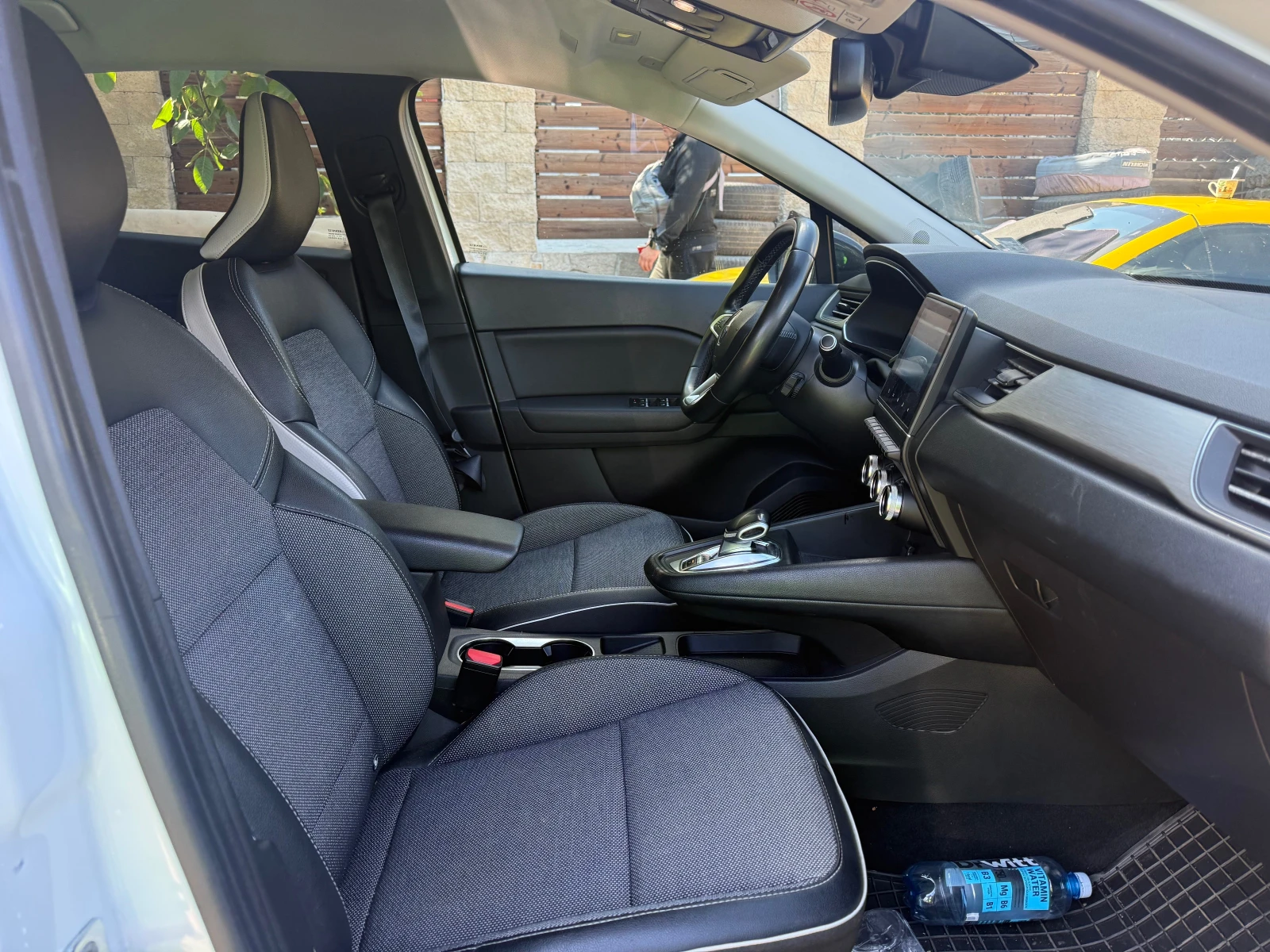 Renault Captur Plugin hybrid * СЕРВИЗЕН* ФУЛ ЕКСТРИ* , снимка 11 - Автомобили и джипове - 56273113