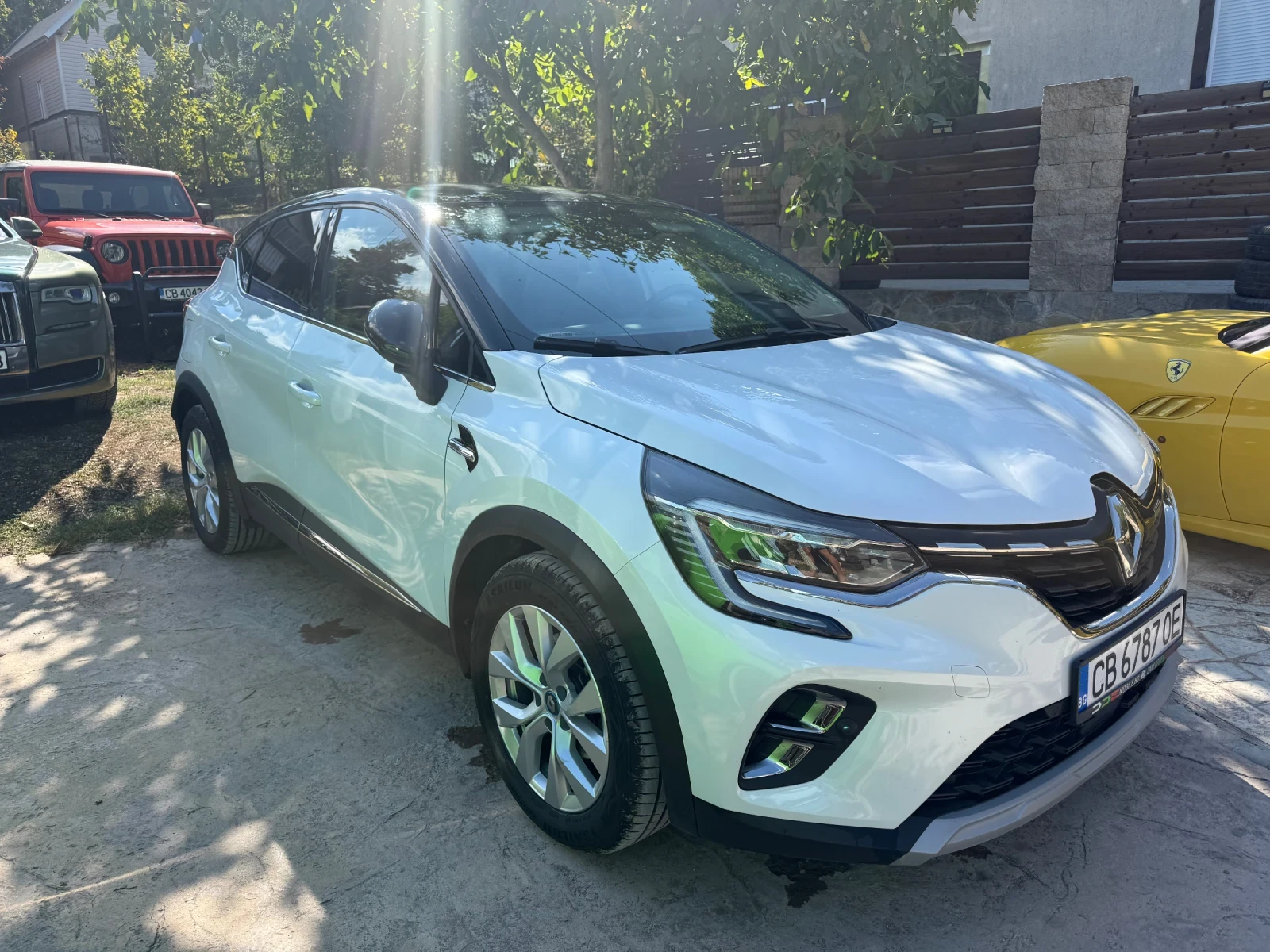 Renault Captur Plugin hybrid * СЕРВИЗЕН* ФУЛ ЕКСТРИ* 