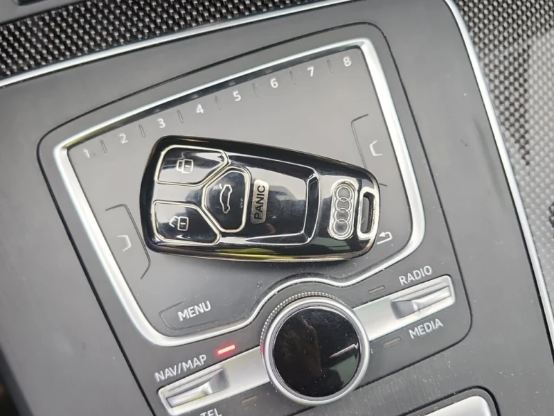 Audi SQ5 / Prestige / HEAD UP / BLIND SPOT / CARFAX, снимка 9 - Автомобили и джипове - 53425445