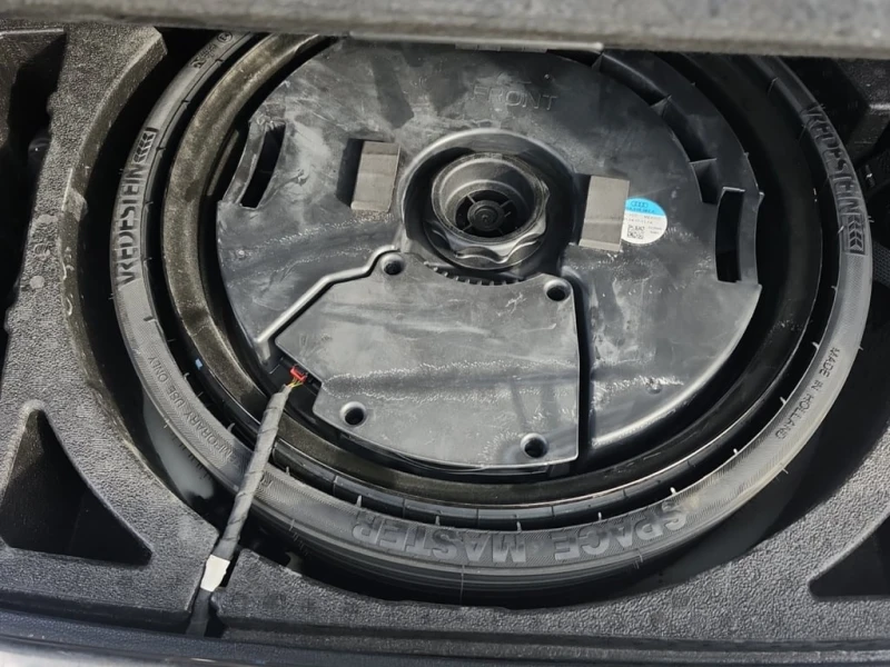 Audi SQ5 / Prestige / HEAD UP / BLIND SPOT / CARFAX, снимка 15 - Автомобили и джипове - 53425445