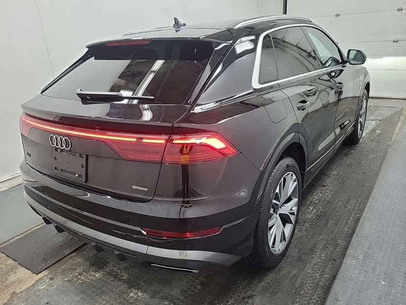 Audi Q8 * PROGRESSIV * CARFAX * ПАНО * ОБДУХВАНЕ * KEYLESS, снимка 3 - Автомобили и джипове - 53594624