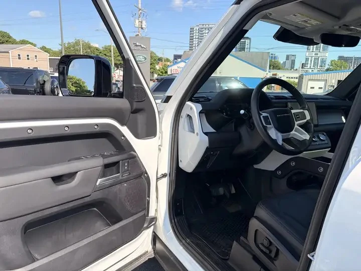 Land Rover Defender Automatic, снимка 9 - Автомобили и джипове - 56011024