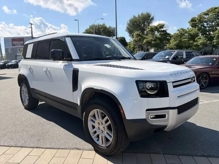 Land Rover Defender Automatic, снимка 11 - Автомобили и джипове - 56011024