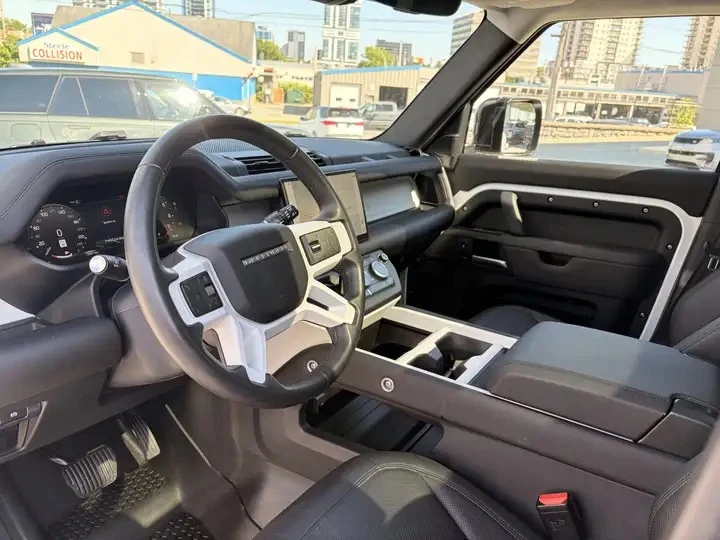 Land Rover Defender Automatic, снимка 14 - Автомобили и джипове - 56011024