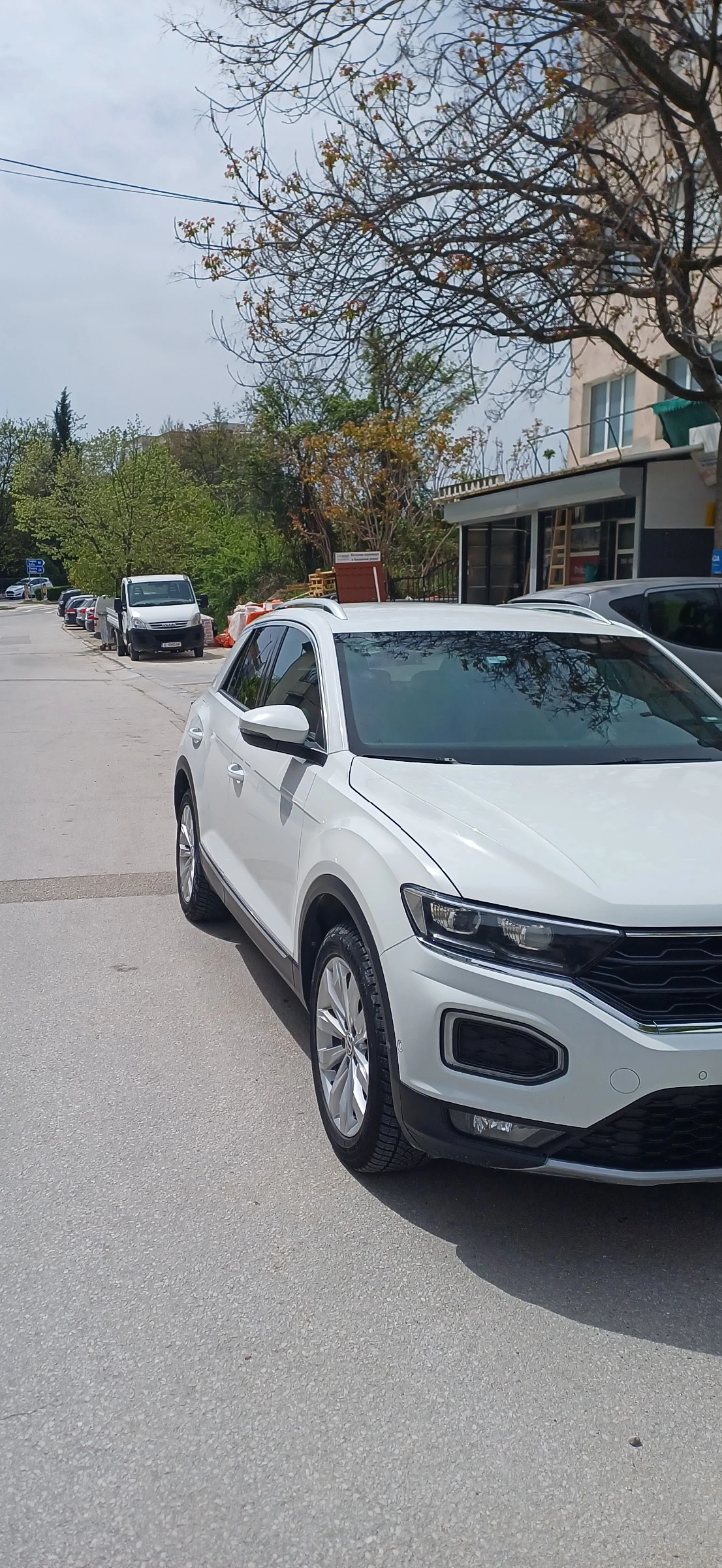 VW T-Roc, снимка 4 - Автомобили и джипове - 54378435