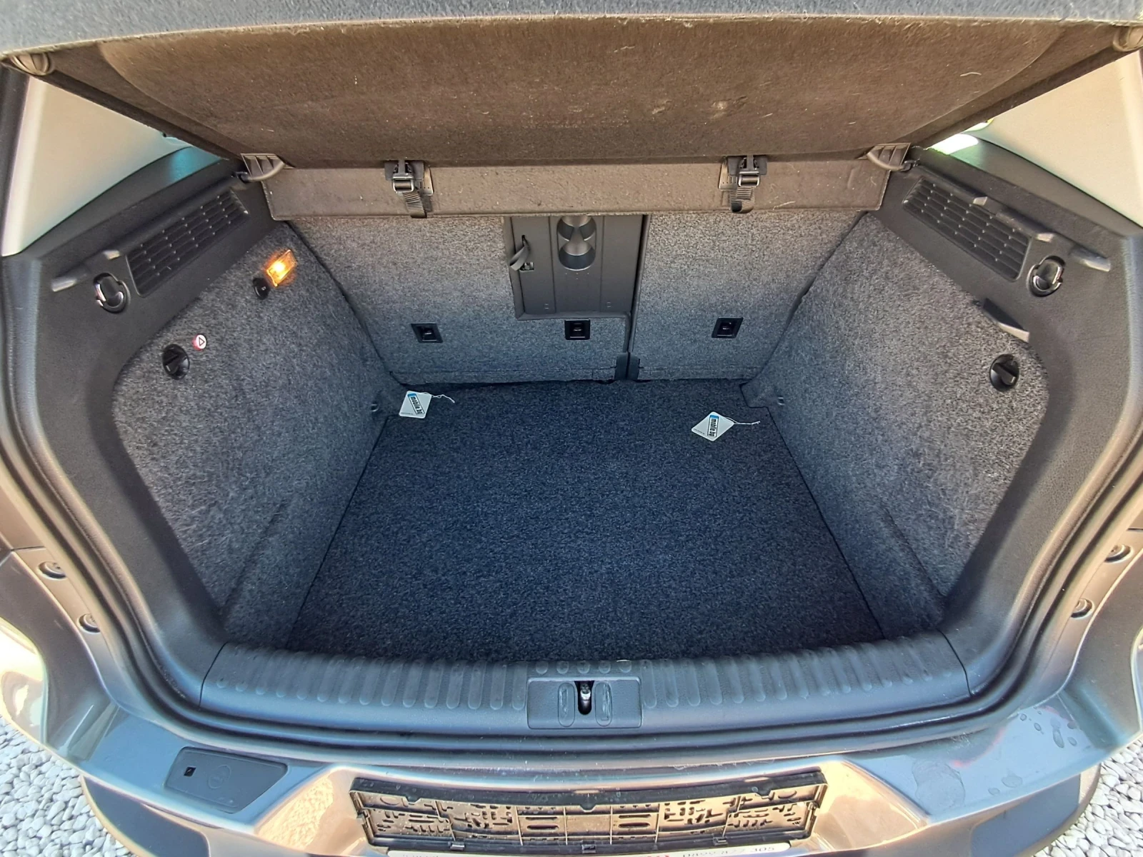 VW Tiguan 2.0TDI 140к.с 4х4 High Line, снимка 13 - Автомобили и джипове - 54724998